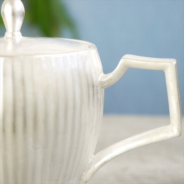 画像3: 有田焼/伊万里陶芸/WA・SA・BI 和茶美-しのぎティーポット/銀/Φ8.5X17X14.5 (3)