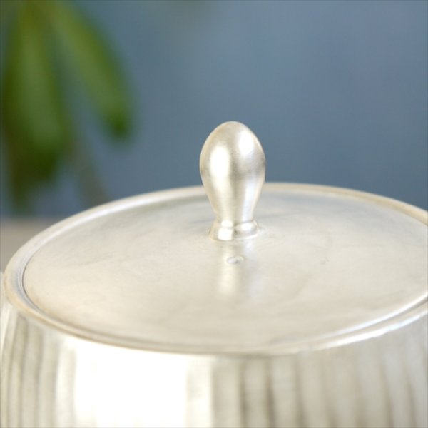 画像5: 有田焼/伊万里陶芸/WA・SA・BI 和茶美-しのぎティーポット/銀/Φ8.5X17X14.5 (5)