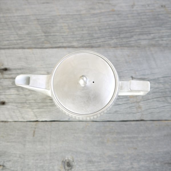 画像8: 有田焼/伊万里陶芸/WA・SA・BI 和茶美-しのぎティーポット/銀/Φ8.5X17X14.5 (8)