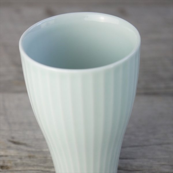 画像3: 有田焼/伊万里陶芸/WA・SA・BI 和茶美-しのぎ立小煎茶碗/青磁/Φ5.5X8.3 (3)