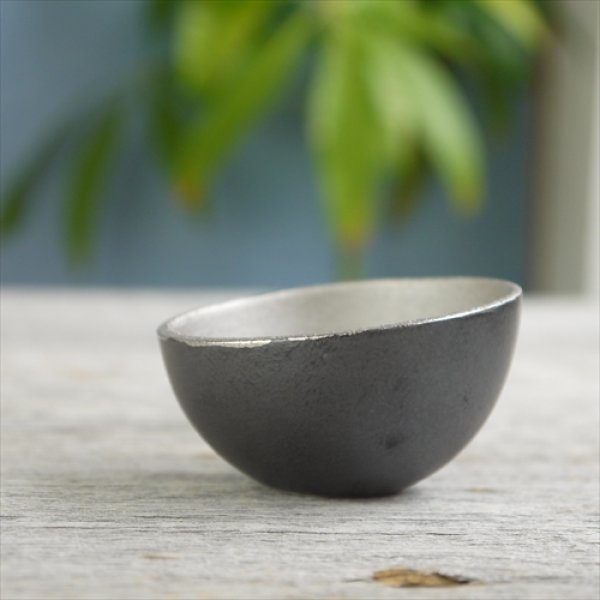 画像4: 京焼（清水焼）/小川宣之/うたげ/ミニボウル（ラウンド型）/黒銀/Φ6 X H3.5 (4)