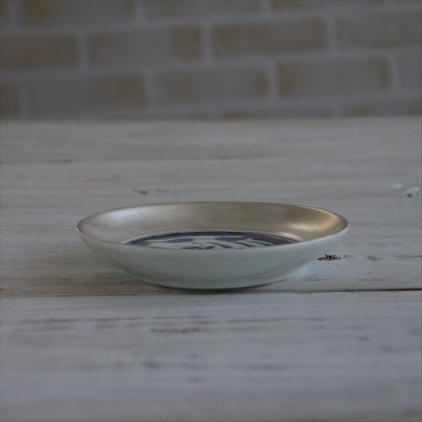 画像2: 有田焼/福珠窯/銀彩染付双鹿図/3.3寸段入り丸小皿/Φ10.2 X H1.8 (2)