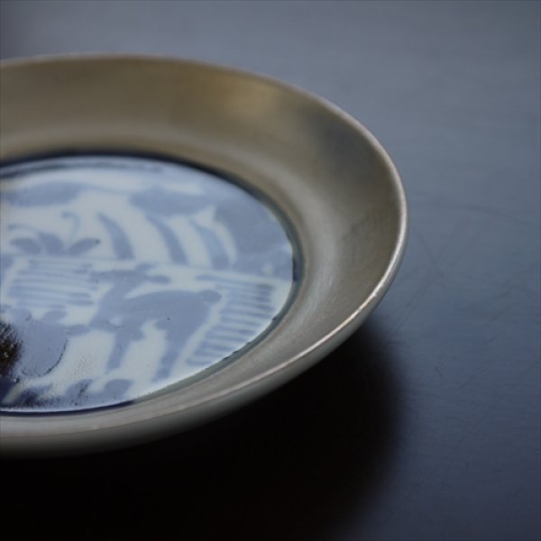 画像3: 有田焼/福珠窯/銀彩染付双鹿図/3.3寸段入り丸小皿/Φ10.2 X H1.8 (3)