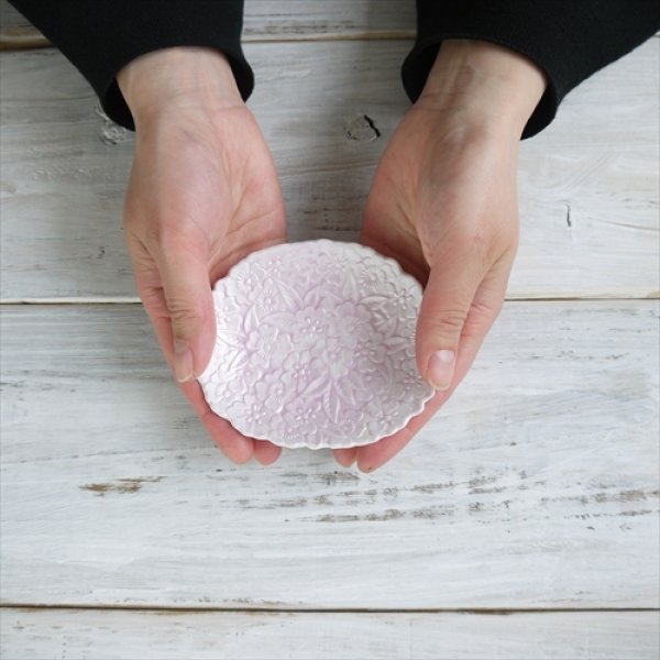 画像10: 有田焼/金照堂/桜彫り小皿/プレシャスピンク/16.5x15.5 X H3 (10)