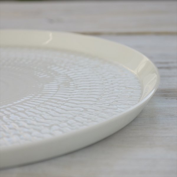 画像2: 波佐見焼/一真窯/白磁飛カンナ21cm丸プレート/白/Φ21 (2)