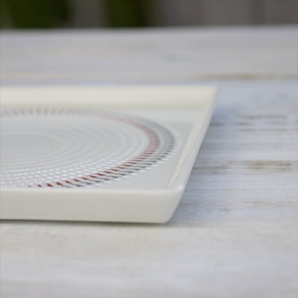 画像2: 波佐見焼/一真窯/色染絆13.5cmスクエア皿/赤/13.5x13.5 (2)