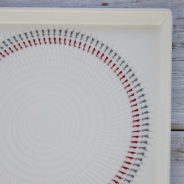 画像4: 波佐見焼/一真窯/色染絆13.5cmスクエア皿/赤/13.5x13.5 (4)