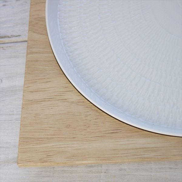 画像11: 波佐見焼/一真窯/木台（クリア）付プレート・26cm丸プレートセット/【3色】/プレート26.0 X 26.0 X H1.5 クリア木台29.5 X 29.5 X H2.3 (11)