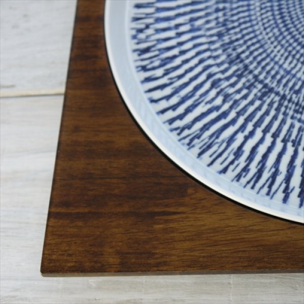 画像3: 波佐見焼/一真窯/木台（茶）付プレート・26cm丸プレートセット/【3色】/プレートΦ26.0 X H1.5 / 木台Φ29.5 X H2.3 (3)