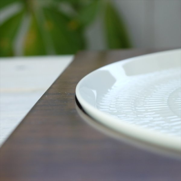 画像12: 波佐見焼/一真窯/木台（茶）付プレート・26cm丸プレートセット/【3色】/プレートΦ26.0 X H1.5 / 木台Φ29.5 X H2.3 (12)