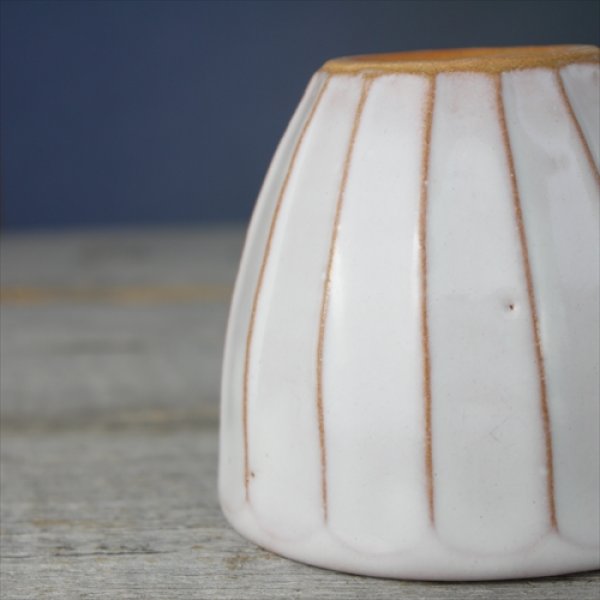 画像7: 萩焼/松光山栄光/白釉/面取マグカップ/Φ9 X H7.7 (7)