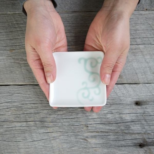 画像10: 伊万里焼/青山窯/かけわけ スクエア小皿/白/9X9 (10)