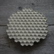 画像10: HAJIYOSHIDA/蜂の巣白皿（中）/2色/Φ15　厚み2cm (10)