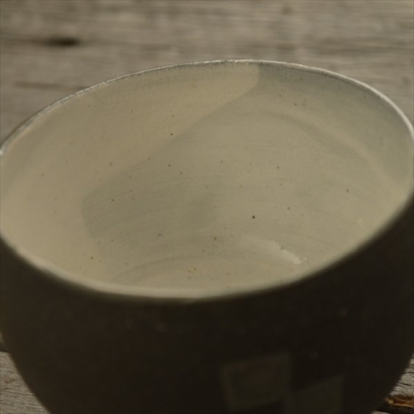 画像5: 藤野/野村亮/三ツ足銀上絵付湯呑み/Φ10 X H8.5 (5)