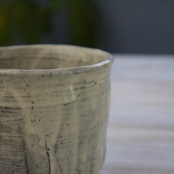 画像2: 益子焼/知床窯/湯呑み/黒粉引き/Φ8.5 X 9 (2)