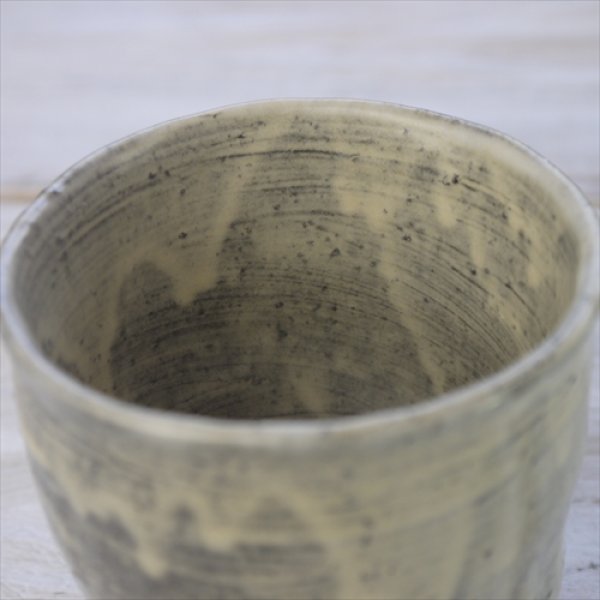 画像4: 益子焼/知床窯/湯呑み/黒粉引き/Φ8.5 X 9 (4)