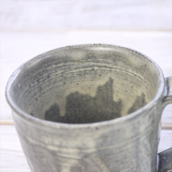 画像4: 益子焼/知床窯/マグカップ /黒粉引き/Φ9 X 8.5 (4)