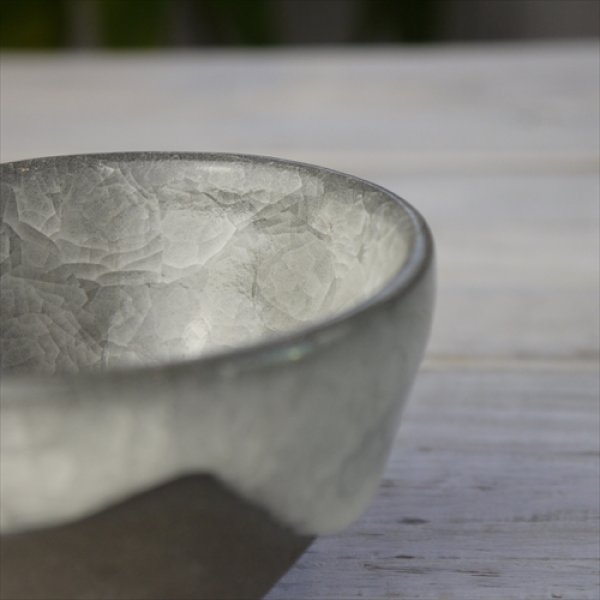 画像4: 瀬戸焼/柳本美帆/氷裂貫入　ぐい呑/ホワイト/Φ8.5 (4)