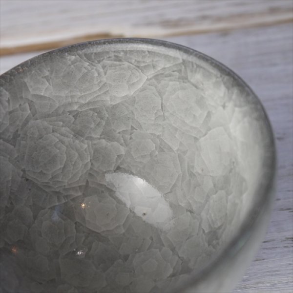 画像6: 瀬戸焼/柳本美帆/氷裂貫入　ぐい呑/ホワイト/Φ8.5 (6)