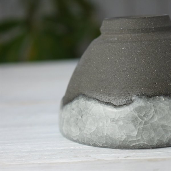 画像9: 瀬戸焼/柳本美帆/氷裂貫入　ぐい呑/ホワイト/Φ8.5 (9)