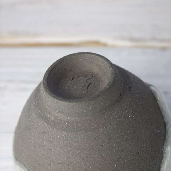 画像10: 瀬戸焼/柳本美帆/氷裂貫入　ぐい呑/ホワイト/Φ8.5 (10)