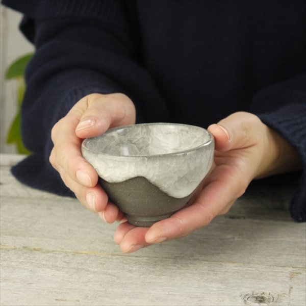 画像11: 瀬戸焼/柳本美帆/氷裂貫入　ぐい呑/ホワイト/Φ8.5 (11)