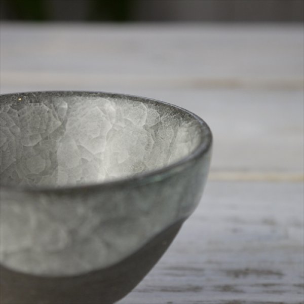 画像3: 瀬戸焼/柳本美帆/氷裂貫入　高台杯/ホワイト/Φ7.5 (3)