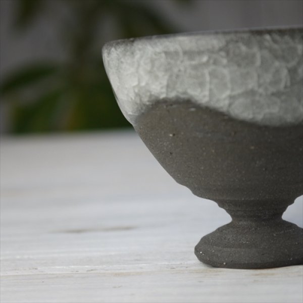 画像4: 瀬戸焼/柳本美帆/氷裂貫入　高台杯/ホワイト/Φ7.5 (4)