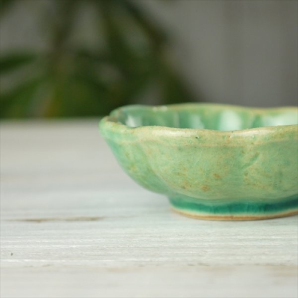 画像3: 瀬戸焼/柳本美帆/碧釉　輪花豆皿/ブルー/Φ8 (3)