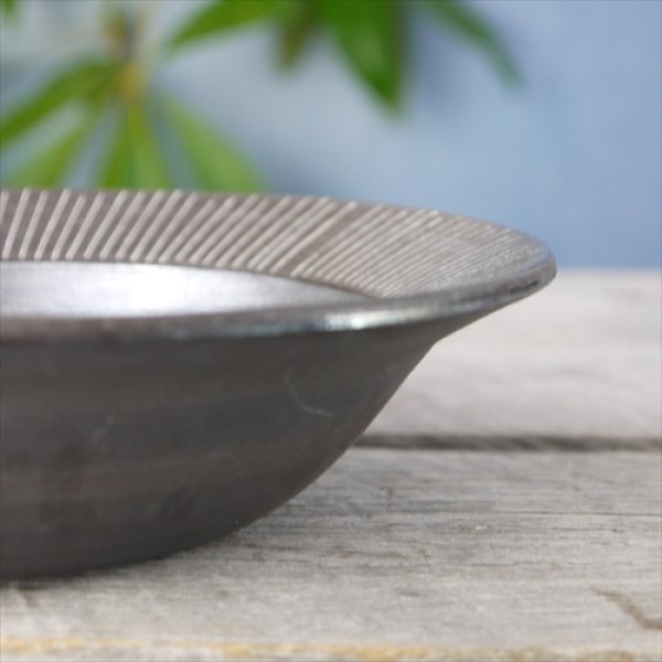 画像2: 堀有一郎/白線象嵌鉢M/黒/白ストライプ/Φ20.5XH5 (2)