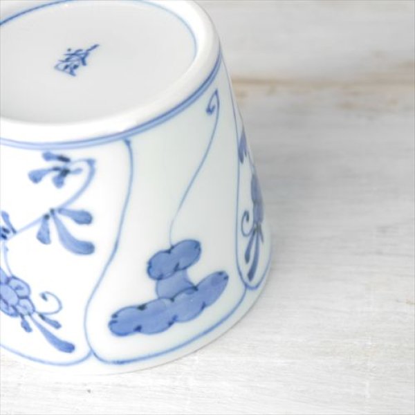 画像7: 有田焼/渓山窯/ARKZ-010001055/染付内外なずなそば猪口/Φ7.7 X H6.2 (7)