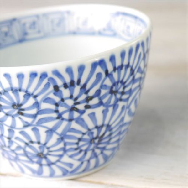 画像2: 有田焼/渓山窯/ARKZ-019019002/染付蛸唐草特大そば猪口/Φ10.7 X H6.8 (2)