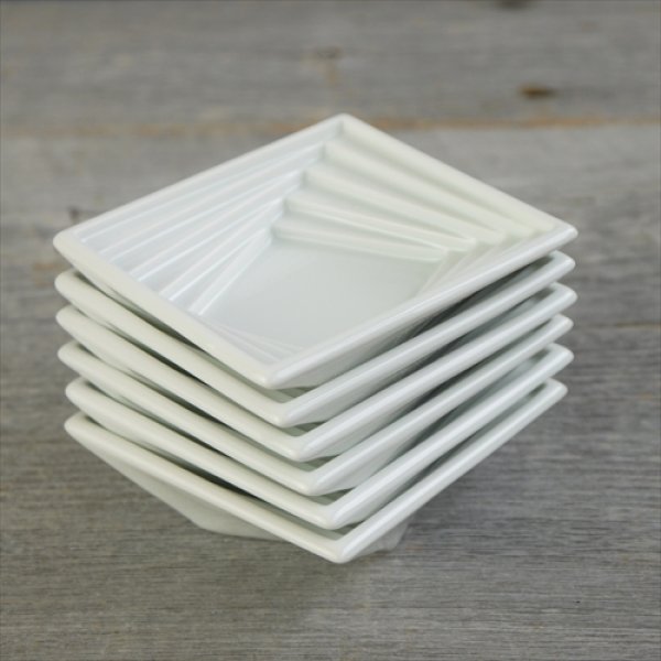 画像6: 波佐見焼/丹心窯/スパイラル小鉢 スクエア/8.9 X 8.9 X H2.5 (6)