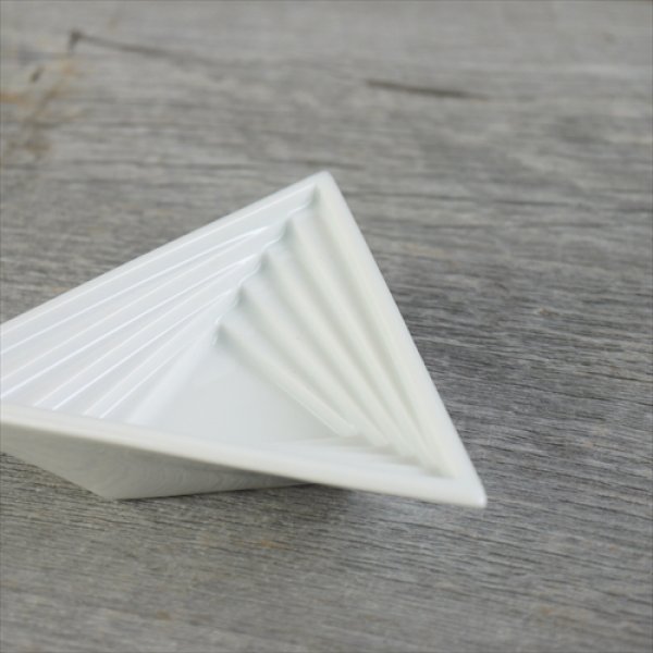 画像2: 波佐見焼/丹心窯/スパイラル小鉢 トライアングル/11 X 11 X  H2.5 (2)