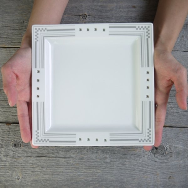 画像10: 波佐見焼/丹心窯/水晶ヒルハウス　スクエアプレートＭ/黒・グレー/20 X 20 X H2.2 (10)