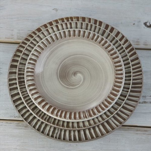 画像9: 小石原焼/やまさん柳瀬窯/リム付平皿/刷毛目/Φ23 X H2.7cm (9)