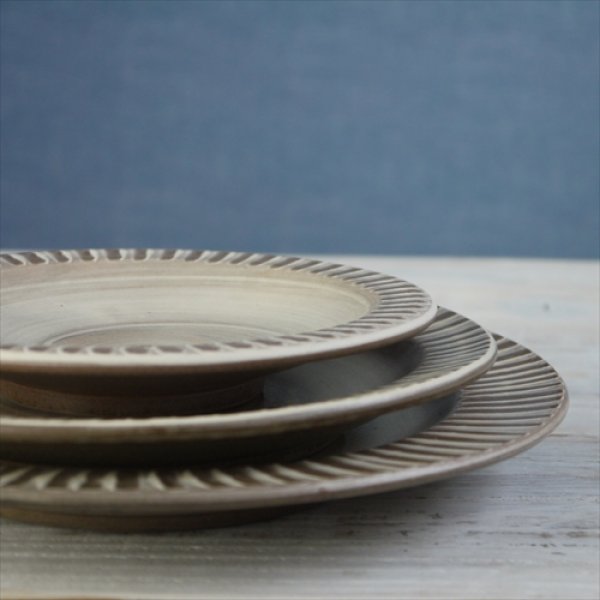 画像10: 小石原焼/やまさん柳瀬窯/リム付平皿/刷毛目/Φ23 X H2.7cm (10)