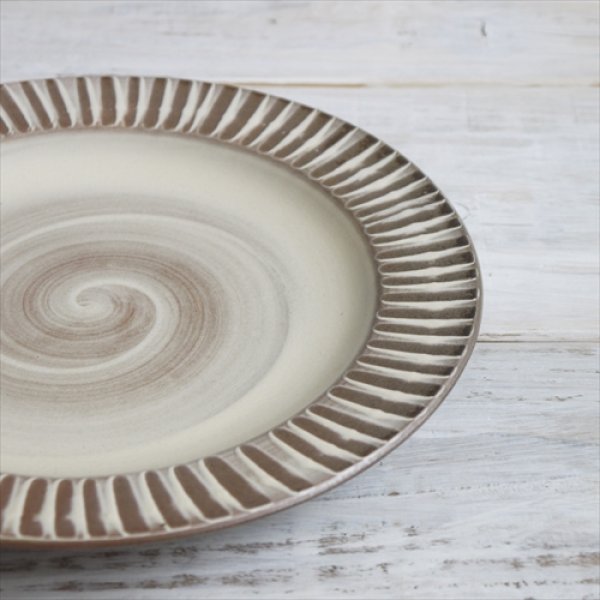 画像2: 小石原焼/やまさん柳瀬窯/リム付平皿/刷毛目/Φ23 X H2.7cm (2)