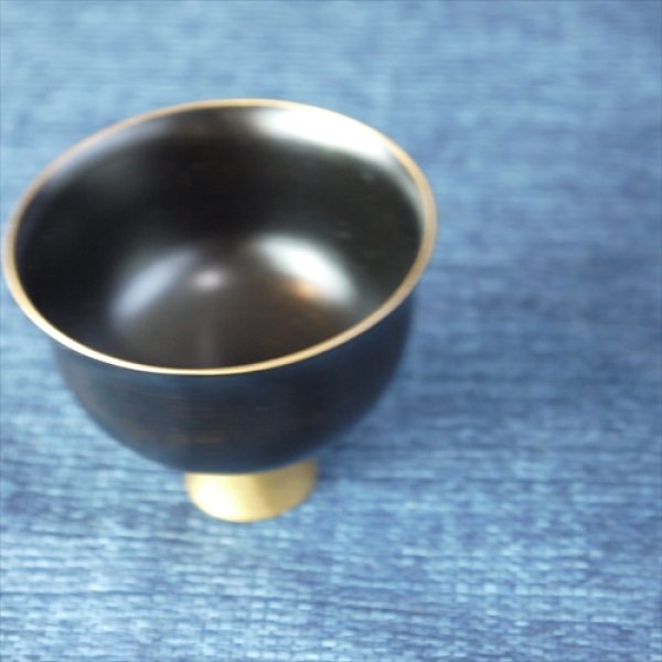 画像3: 富山高岡銅器/四津川製作所/喜泉ワン　黒漆/MELLOW GOLD/φ60×H50 (3)