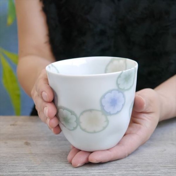 画像11: 有田焼/艸窯（そうがま）/華艦鞭上 デカップ 花紋のリズム/Φ10 X H9 (11)