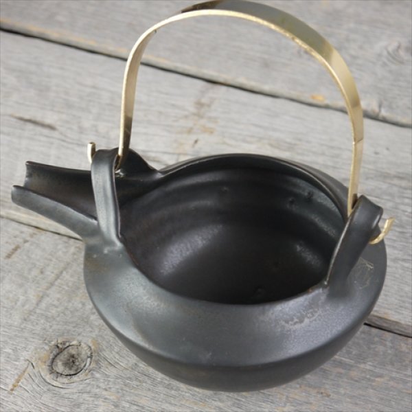 画像2: うつわ工房 千の森/真鍮つる付き片口/17.3X17.3 X H1 (2)