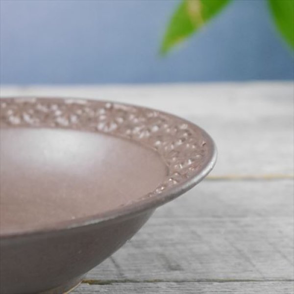 画像3: 秋山昌史/リム浅鉢６寸/黒結晶釉/Φ19X5.5 (3)