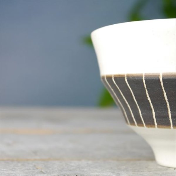 画像3: 美濃焼/伸光窯/ホワイト＆ビター/ライスボウル/ライン/Φ11.5X7.5 (3)