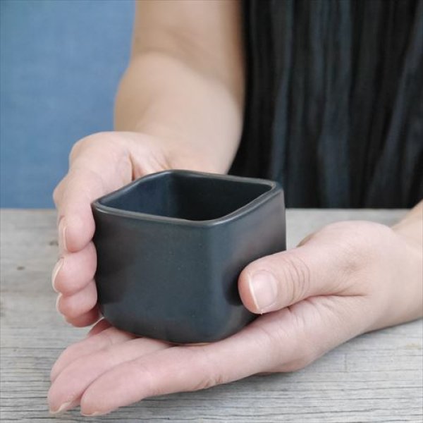 画像16: 二本松萬古焼/井上窯/IRIKOカップ　角 M/黒 / 白/6X6 X H5 (16)