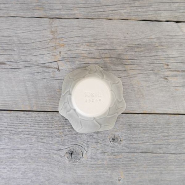 画像7: 瀬戸焼/青組（ao gumi）/形　アマリリスボウル　（3個セット）【3色】/あさぎ/きはだ/はいあお/Φ10 X H6.3 (7)