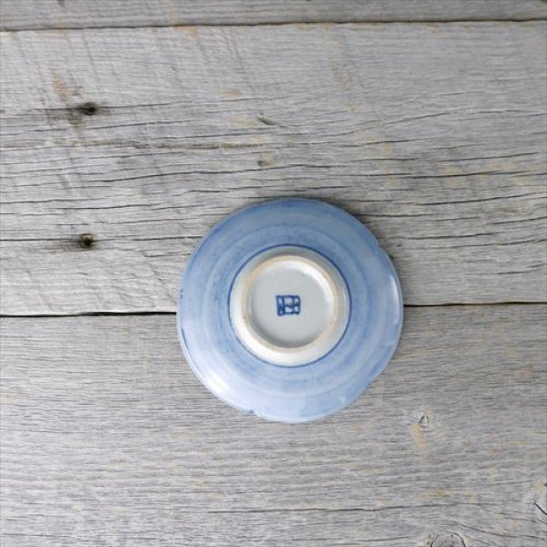 画像6: 多治見/草の頭窯/輪花小皿/墨抜き市松文様 ブルー/Φ10.3 X H2 (6)