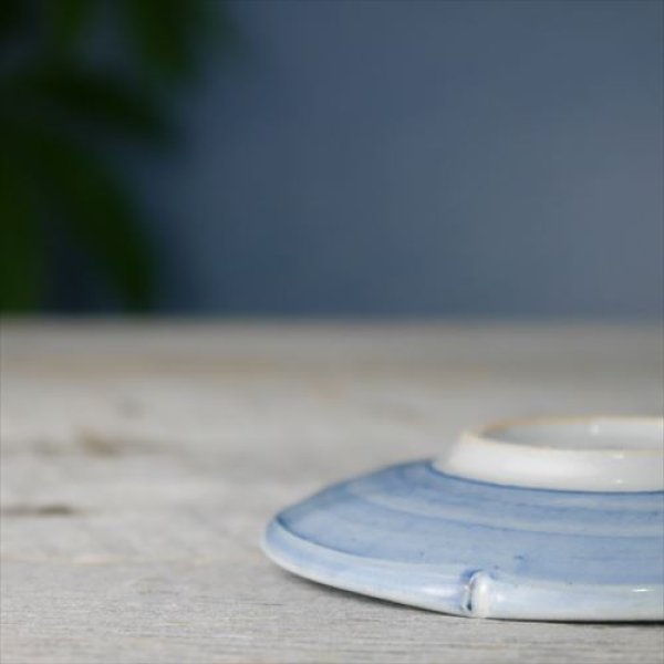 画像8: 多治見/草の頭窯/輪花小皿/墨抜き市松文様 ブルー/Φ10.3 X H2 (8)