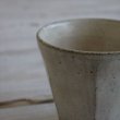 画像3: 陶じゃみん/粉引き面取りマグカップ  Φ10 X H9.0(取っ手部12) (3)