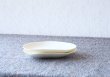 画像4: 東京/studiobwanji /マット 白磁 約14cm菓子皿 小皿 マンゴー小皿/13.8×11.2×H1.8 (4)