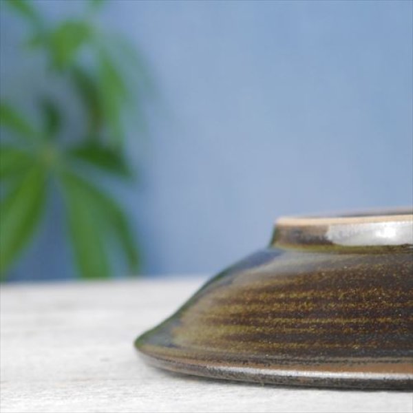 画像8: 沖縄/やちむん/陶眞窯/7寸皿/ゴス白いっちん/Φ22 X H4 (8)